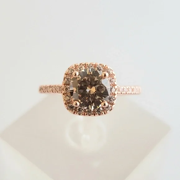 18k Morganite Ring - Picture 2 of 8